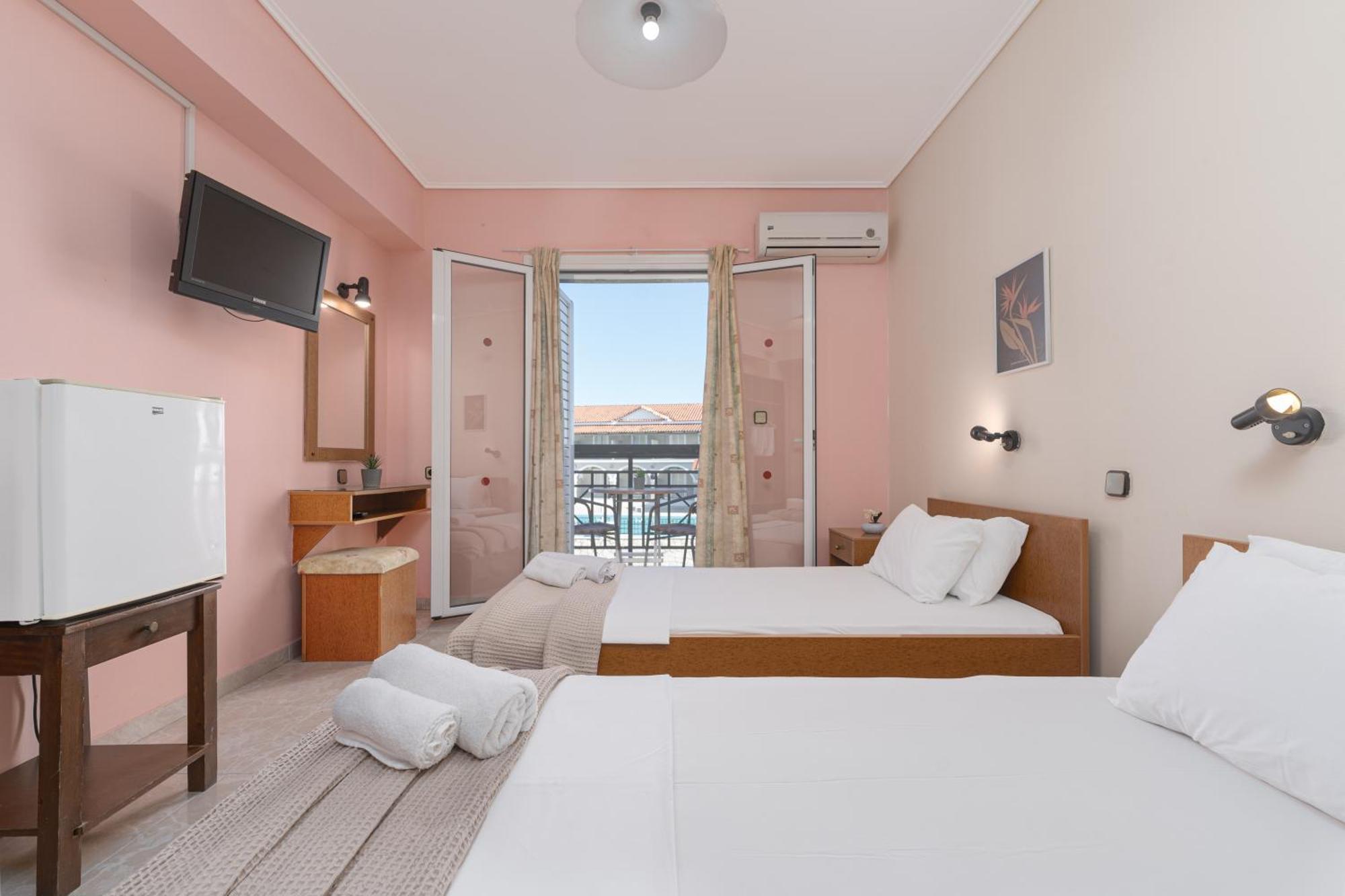 Hotel Aura لاغاناس المظهر الخارجي الصورة